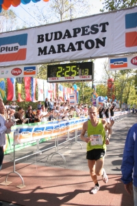 maratoni bevételek az interneten)