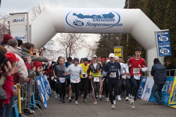 ELSŐ NAP A 1. BSI BALATON SZUPERMARATONON 