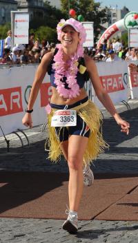 Spar Budapest Maraton - Hawai-lány